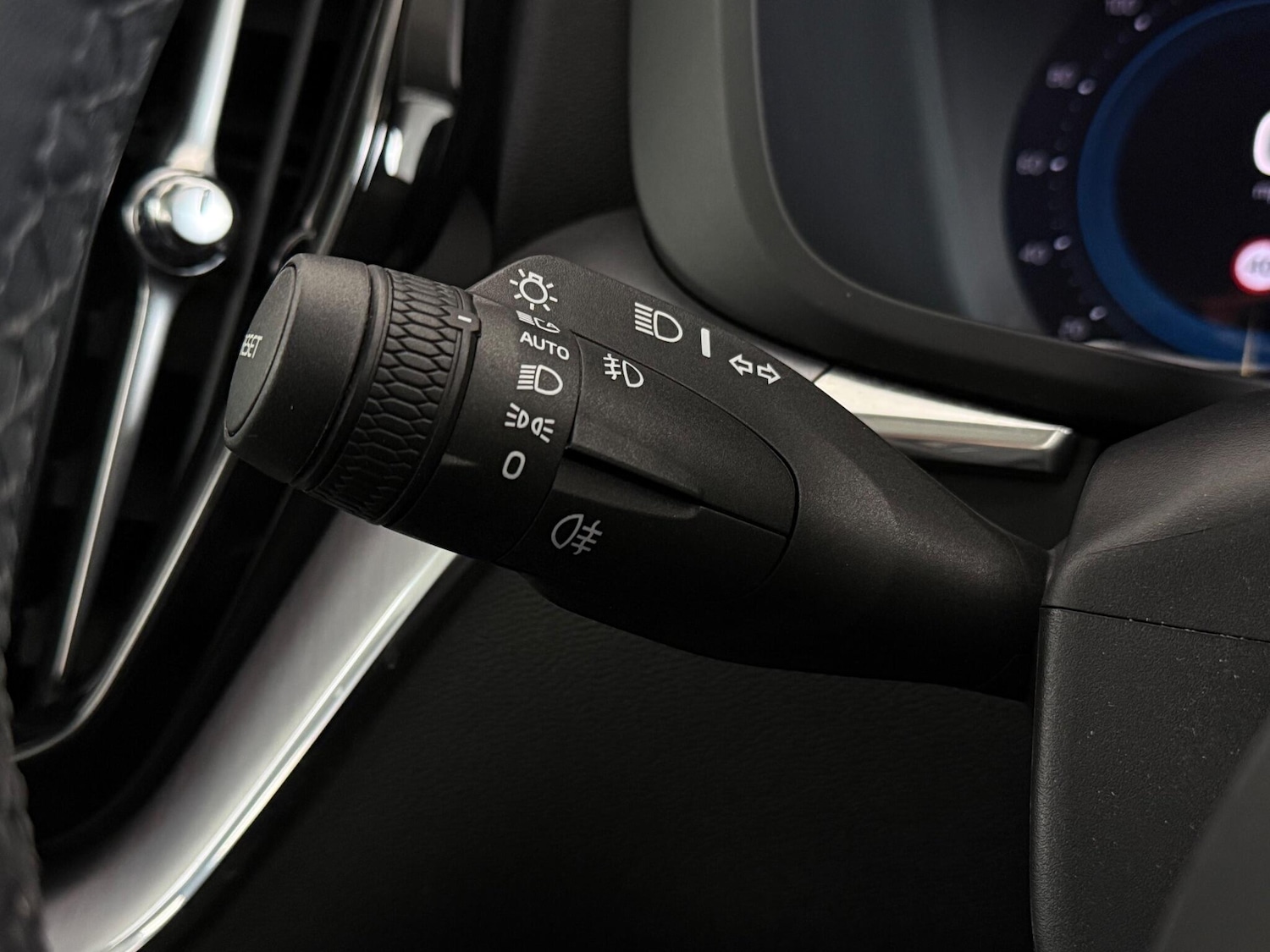 Used Volvo XC60 2021 for sale - 77222302: Photo 24