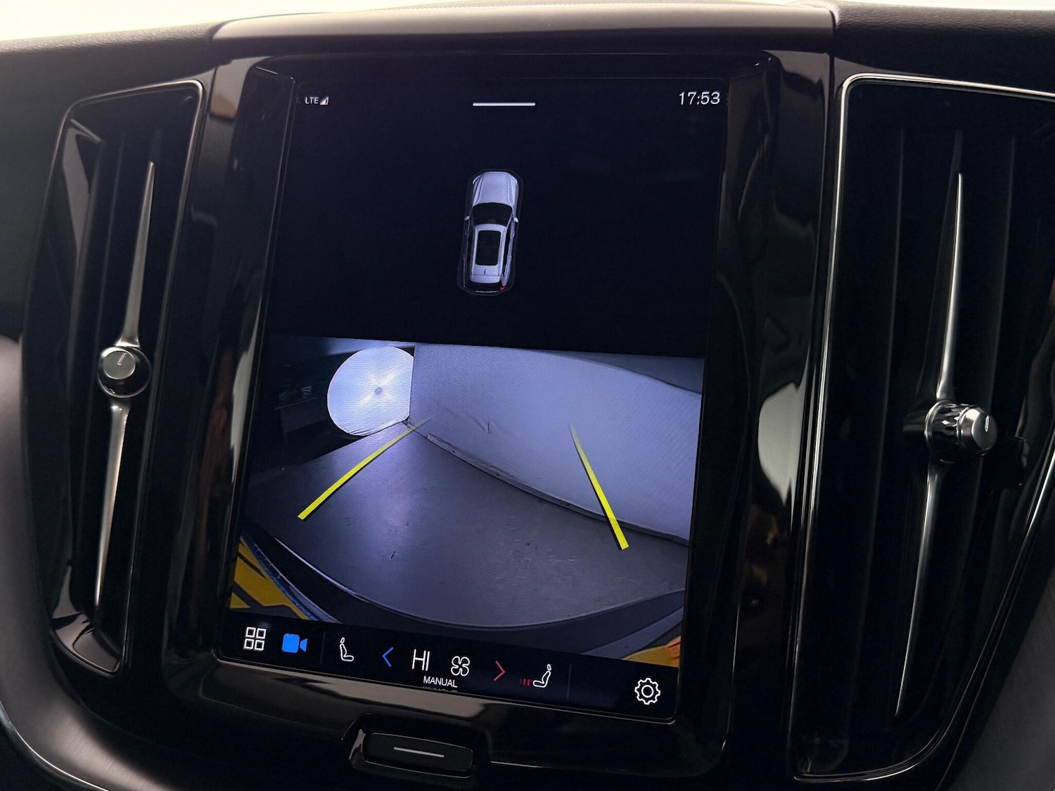 Used Volvo XC60 2021 for sale - 77222302: Photo 28