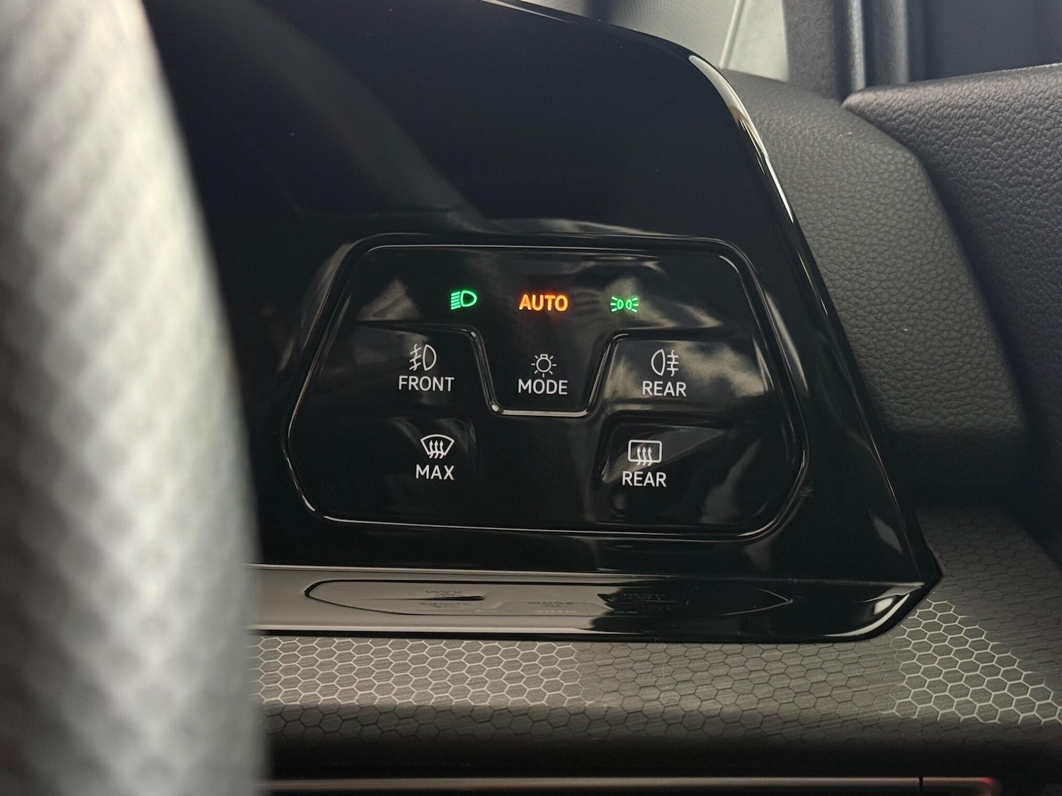 Used Volkswagen Golf 2020 for sale - 77181172: Photo 22