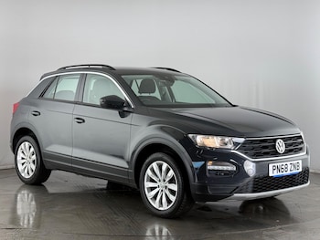 Used Volkswagen T-Roc 2018 for sale - 77525191: Photo
