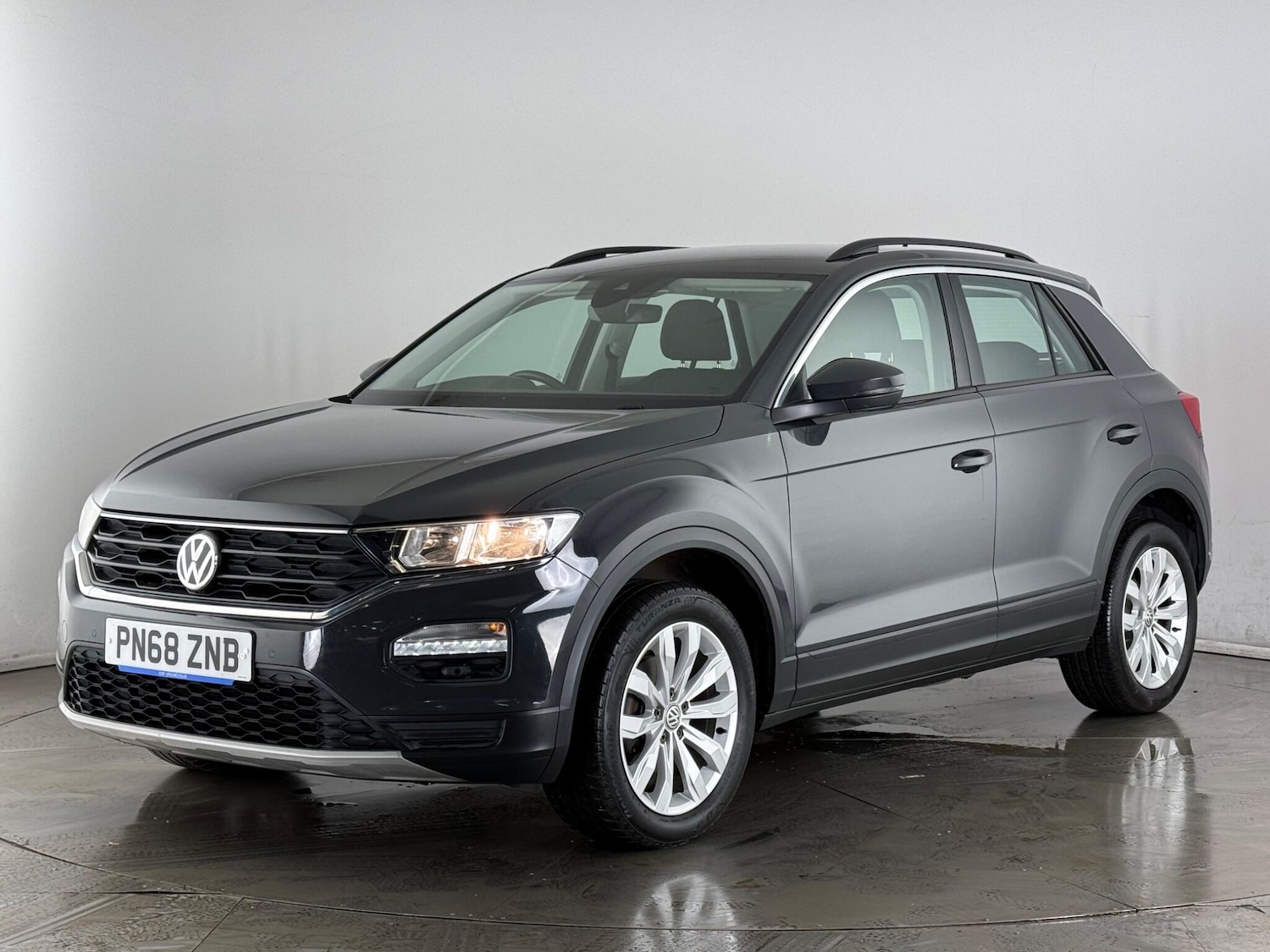 Used Volkswagen T-Roc 2018 for sale - 77525191: Photo 2