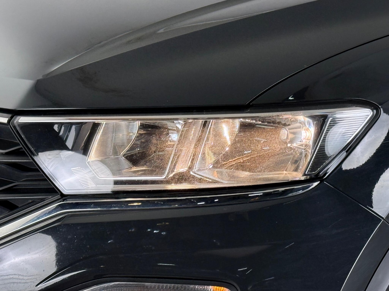 Used Volkswagen T-Roc 2018 for sale - 77525191: Photo 6