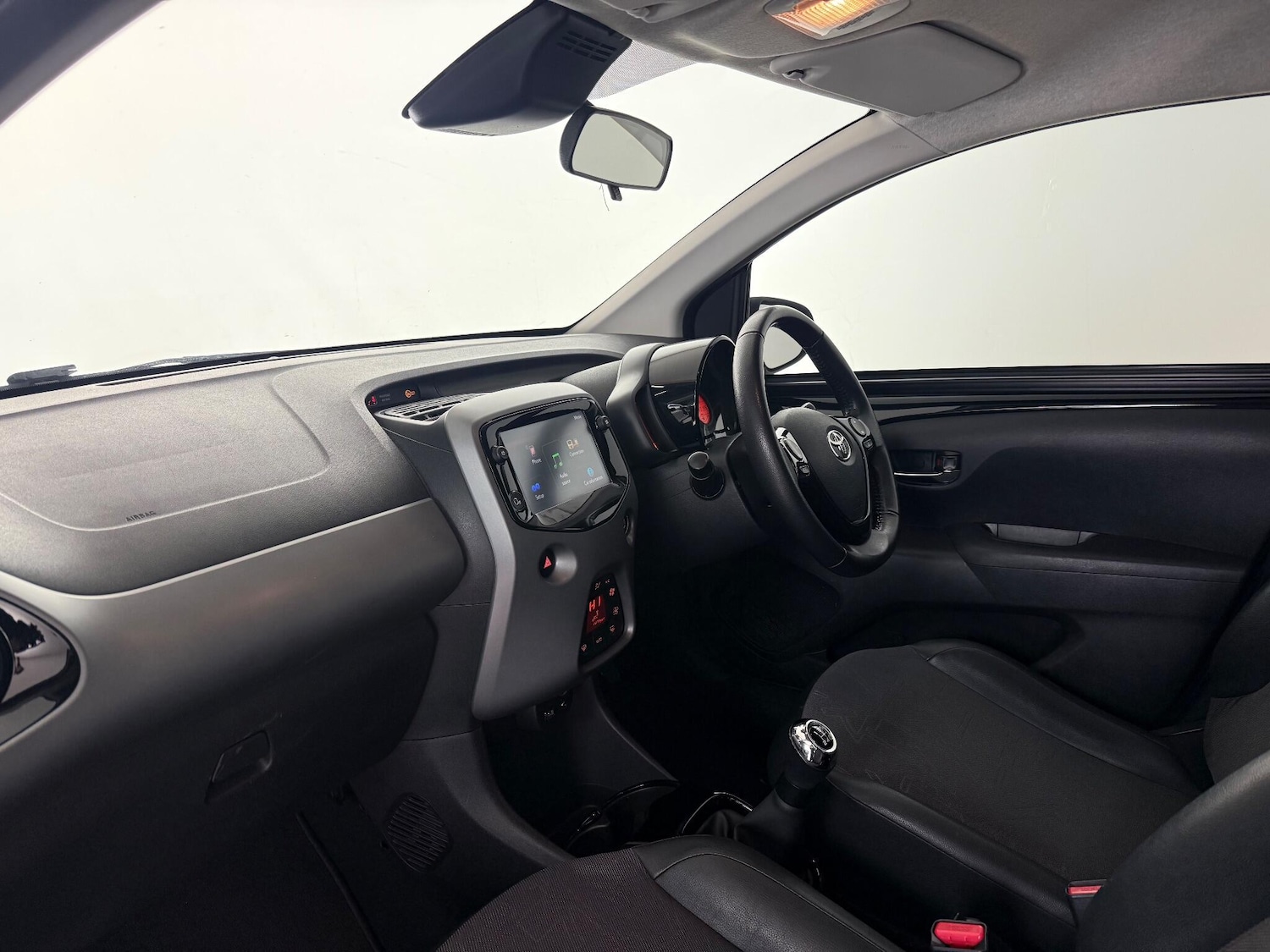 Used Toyota AYGO 2018 for sale - 77181124: Photo 11