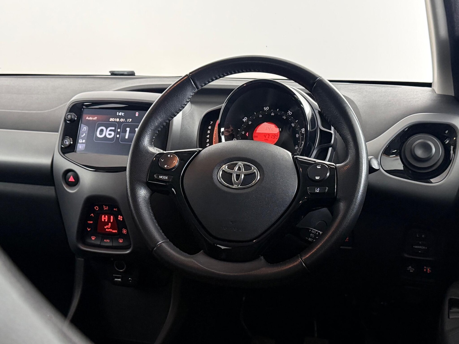 Used Toyota AYGO 2018 for sale - 77181124: Photo 15