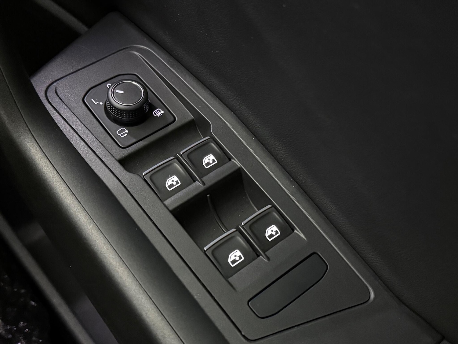 Used Volkswagen T-Roc 2021 for sale - 76468601: Photo 14