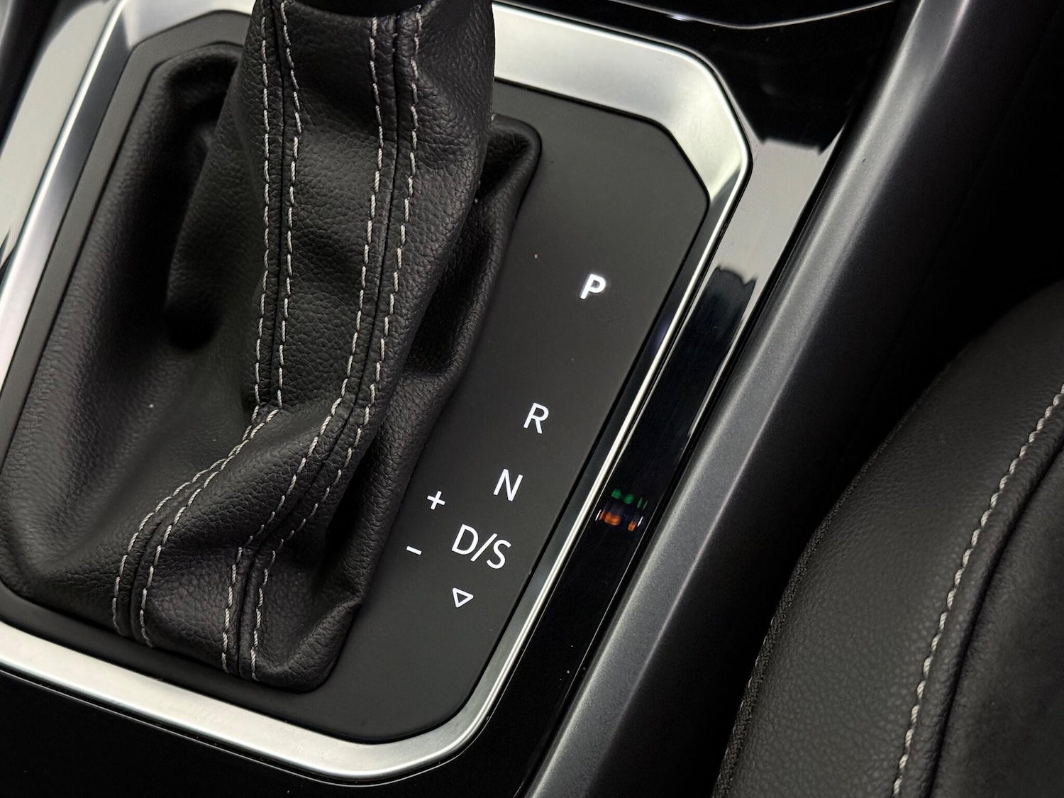 Used Volkswagen T-Roc 2021 for sale - 76468601: Photo 42