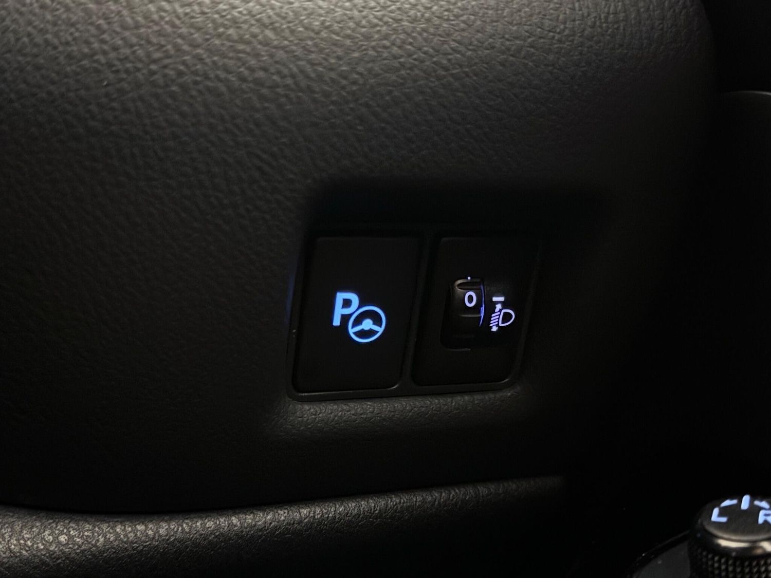 Used Toyota C-HR 2022 for sale - 77246502: Photo 29