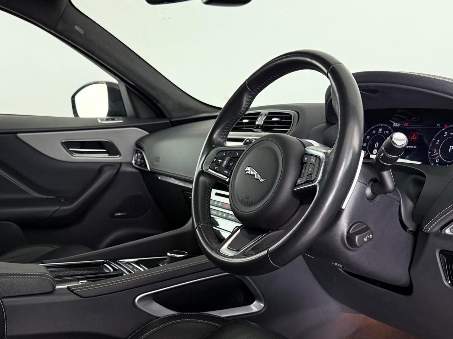 Used Jaguar F-Pace 2020 for sale - 77696912: Photo 14