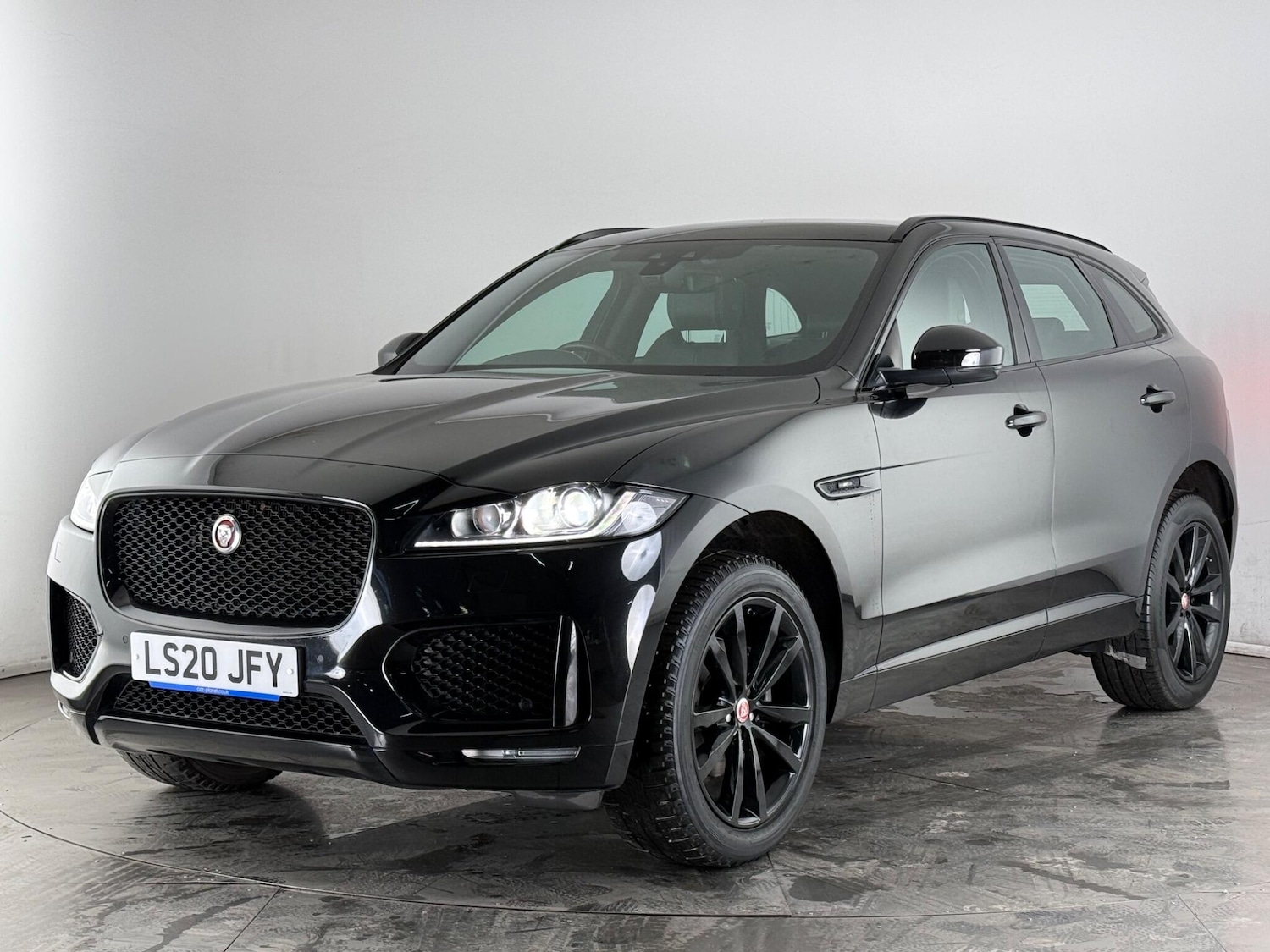 Used Jaguar F-Pace 2020 for sale - 77696912: Photo 3