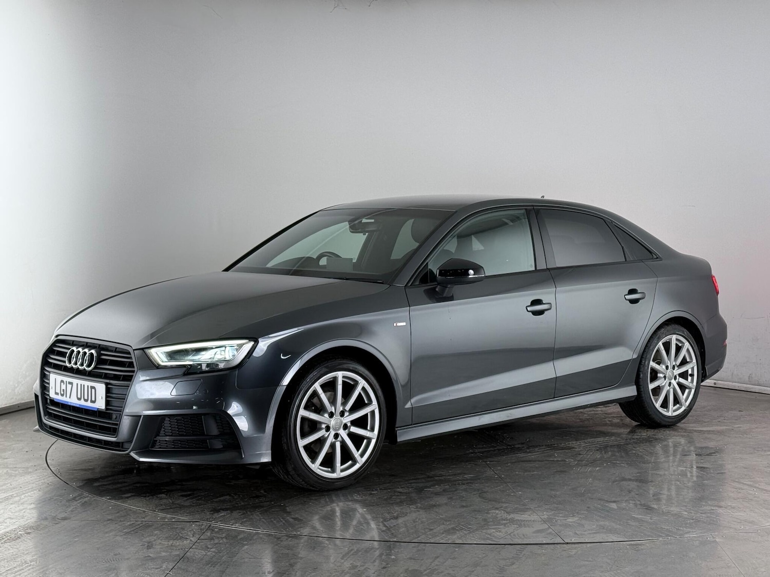 Used Audi A3 2017 for sale - 77221594: Photo 2