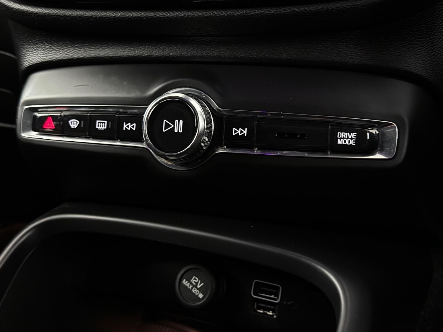 Used Volvo XC40 2021 for sale - 77364841: Photo 26