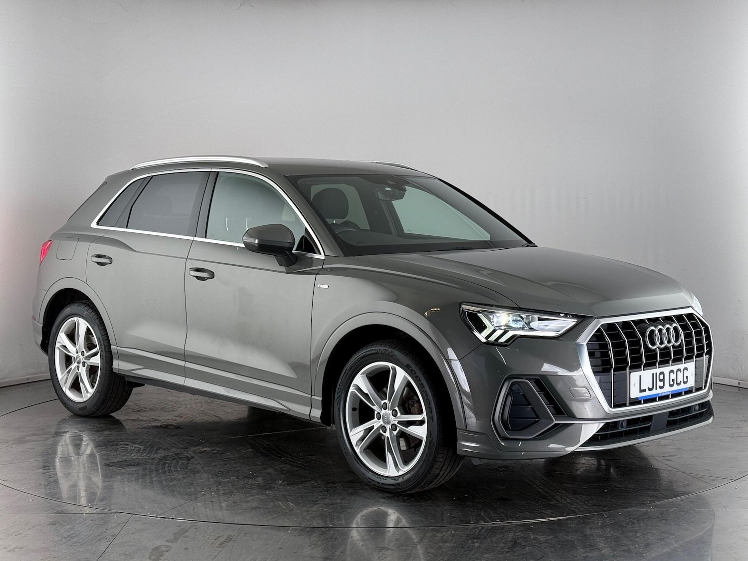 Used Audi Q3 2019 for sale - 76468485: Photo 1