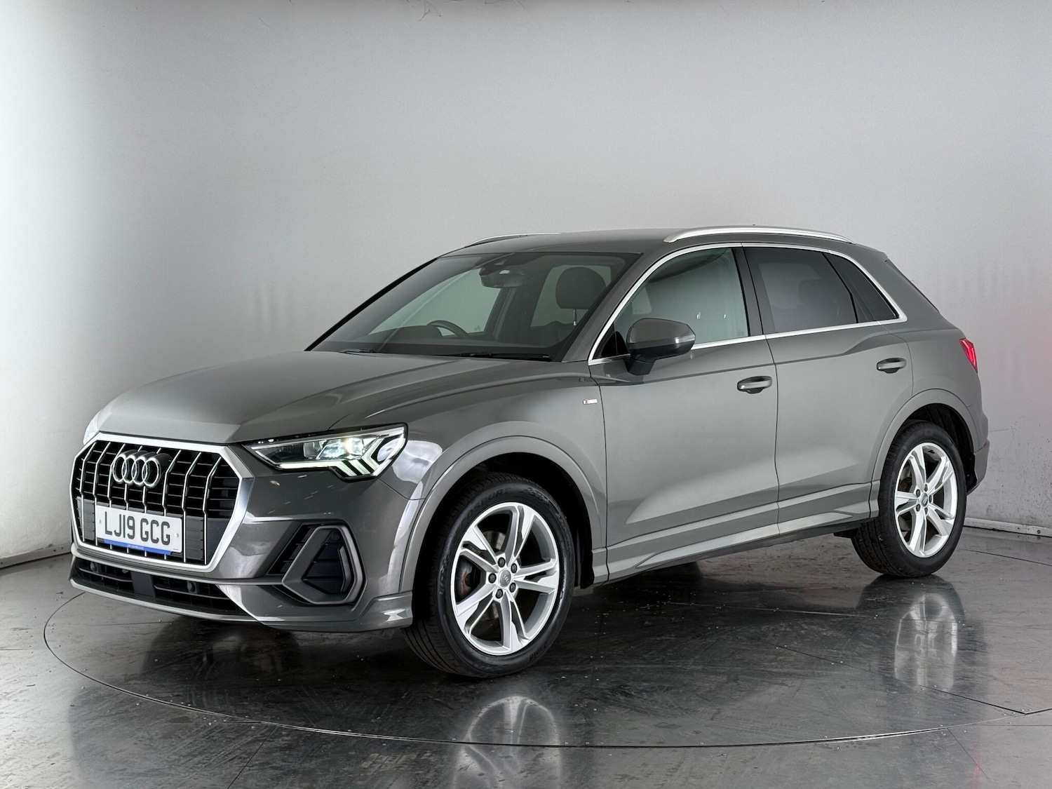 Used Audi Q3 2019 for sale - 76468485: Photo 3
