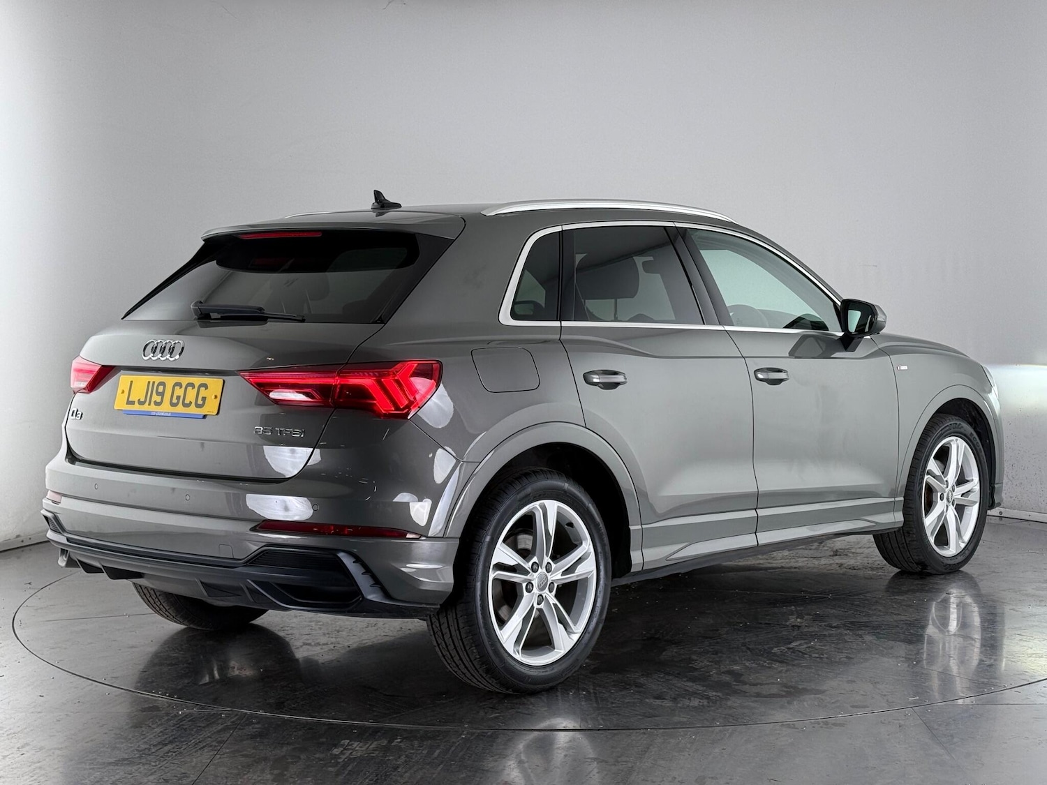 Used Audi Q3 2019 for sale - 76468485: Photo 4