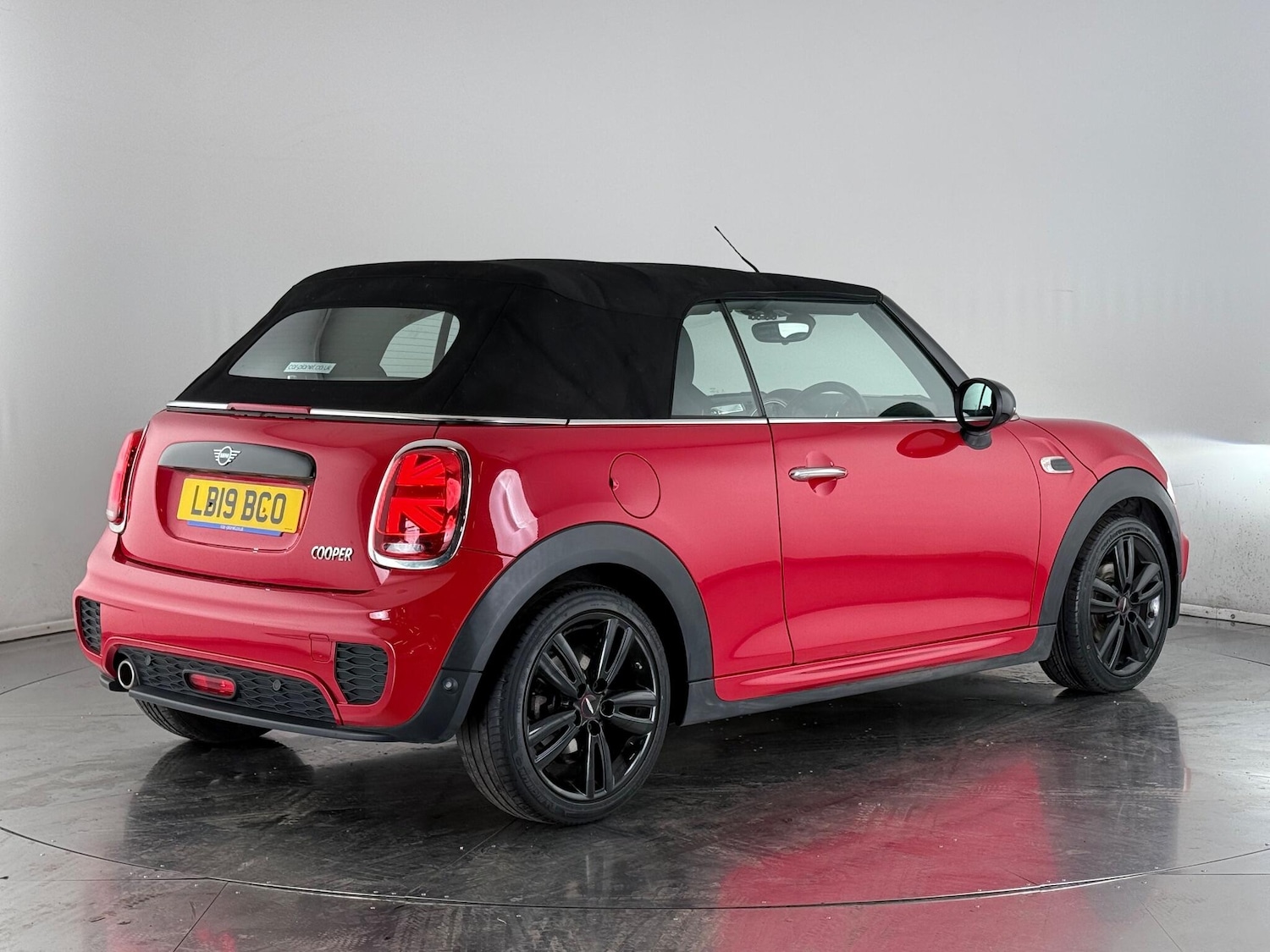 Used MINI Convertible 2019 for sale - 76468483: Photo 13