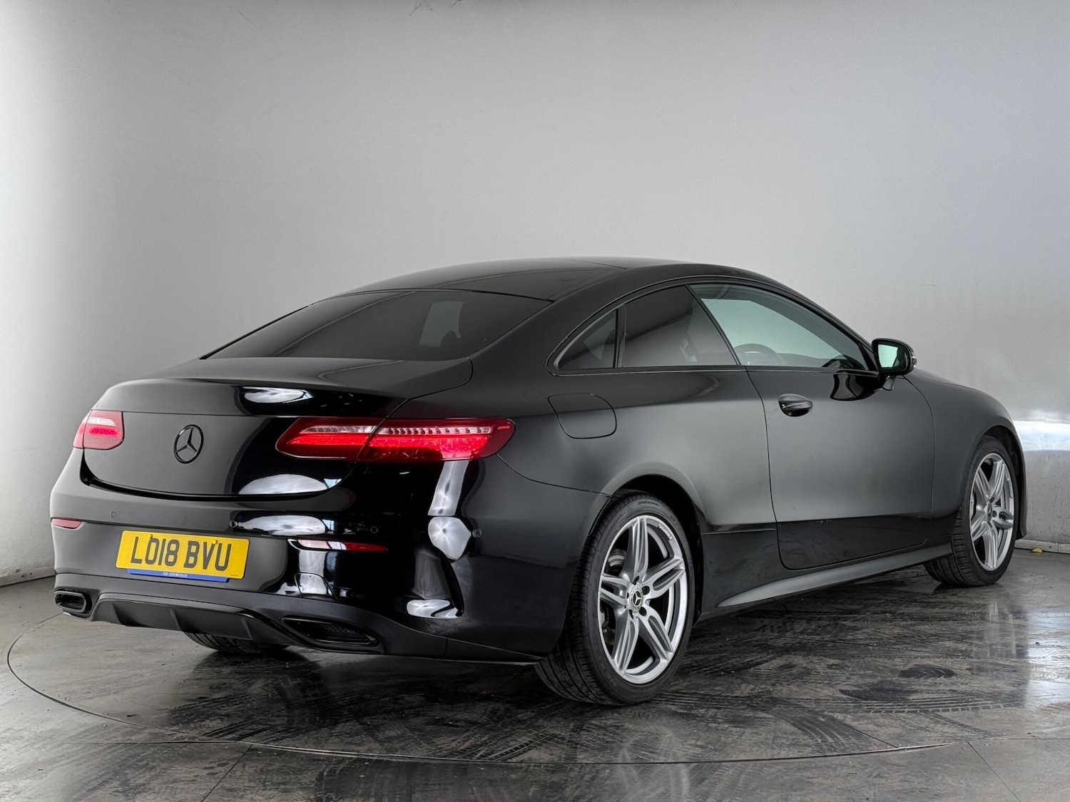 Used Mercedes-Benz E Class 2018 for sale - 77917042: Photo 3