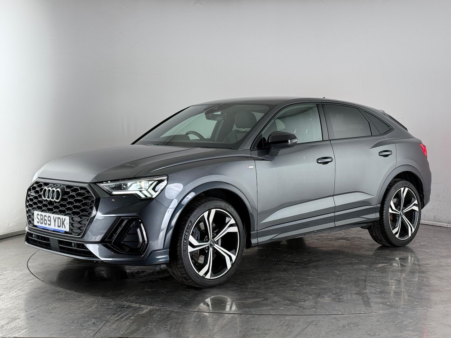 Used Audi Q3 2020 for sale - 76539030: Photo 3