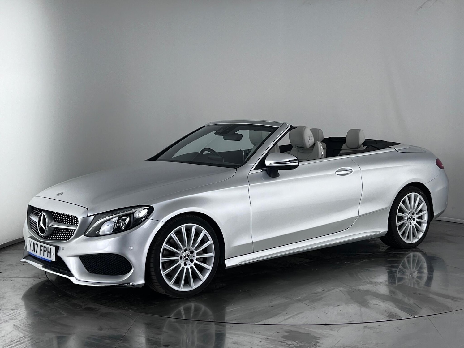 Used Mercedes-Benz C Class 2017 for sale - 77246275: Photo 2