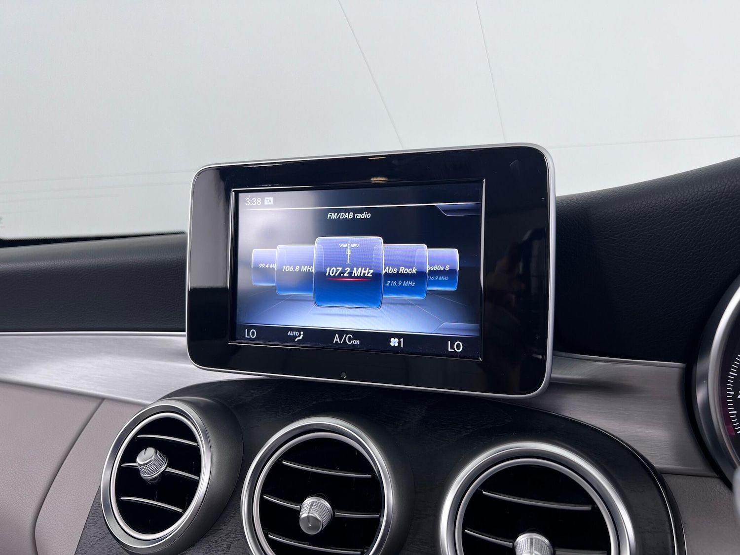 Used Mercedes-Benz C Class 2017 for sale - 77246275: Photo 29