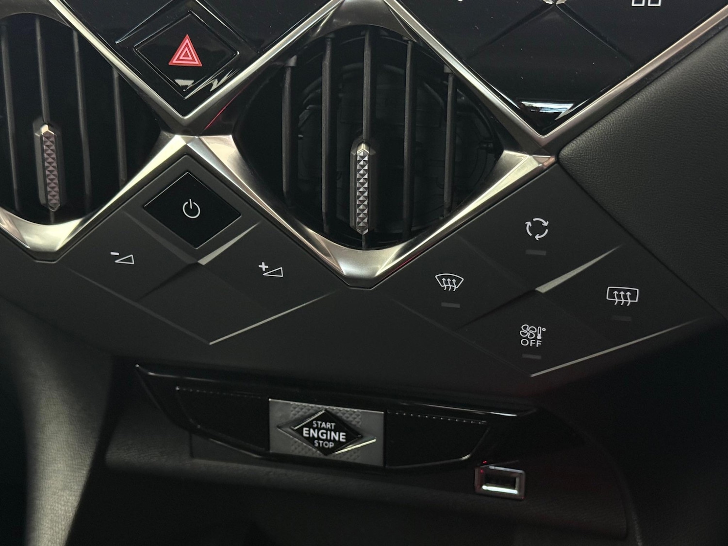 Used DS Automobiles DS 3 Crossback 2022 for sale - 77181206: Photo 29