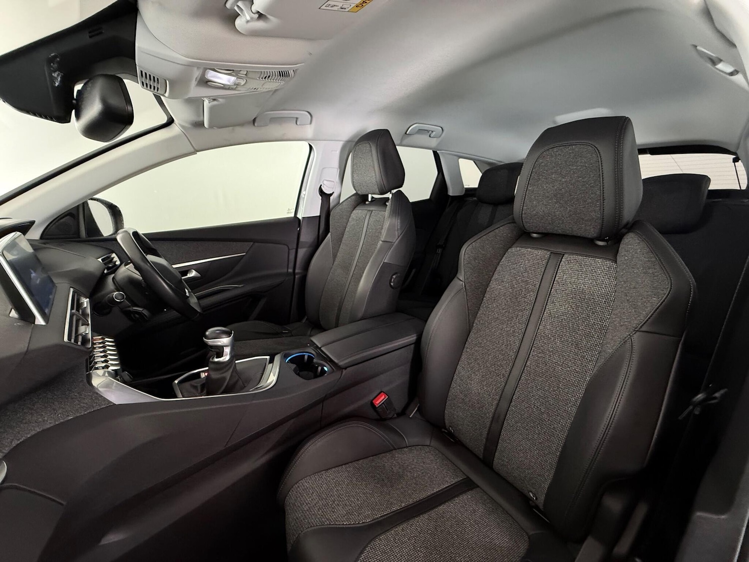 Used Peugeot 3008 2018 for sale - 77246115: Photo 14