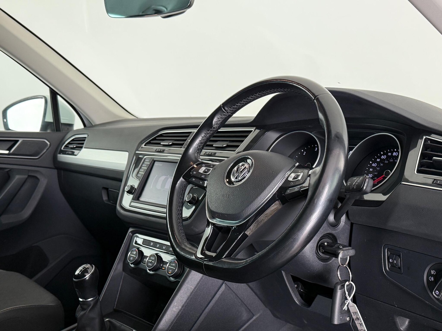 Used Volkswagen Tiguan 2017 for sale - 77246085: Photo 11