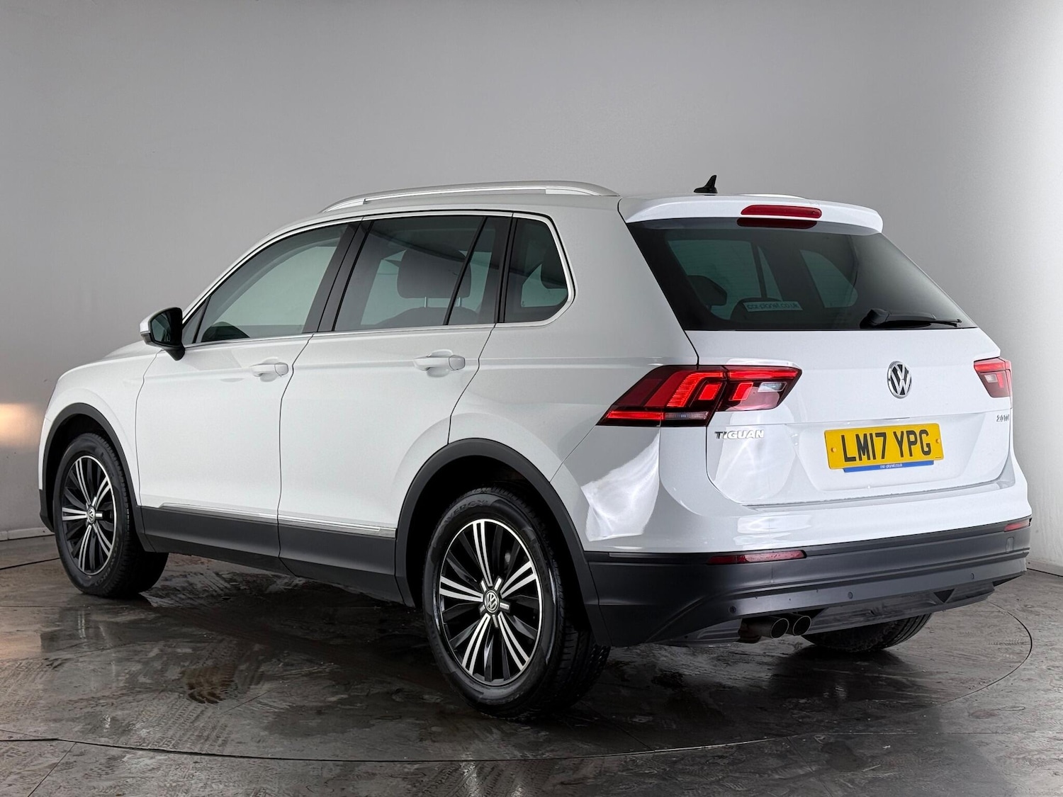 Used Volkswagen Tiguan 2017 for sale - 77246085: Photo 3