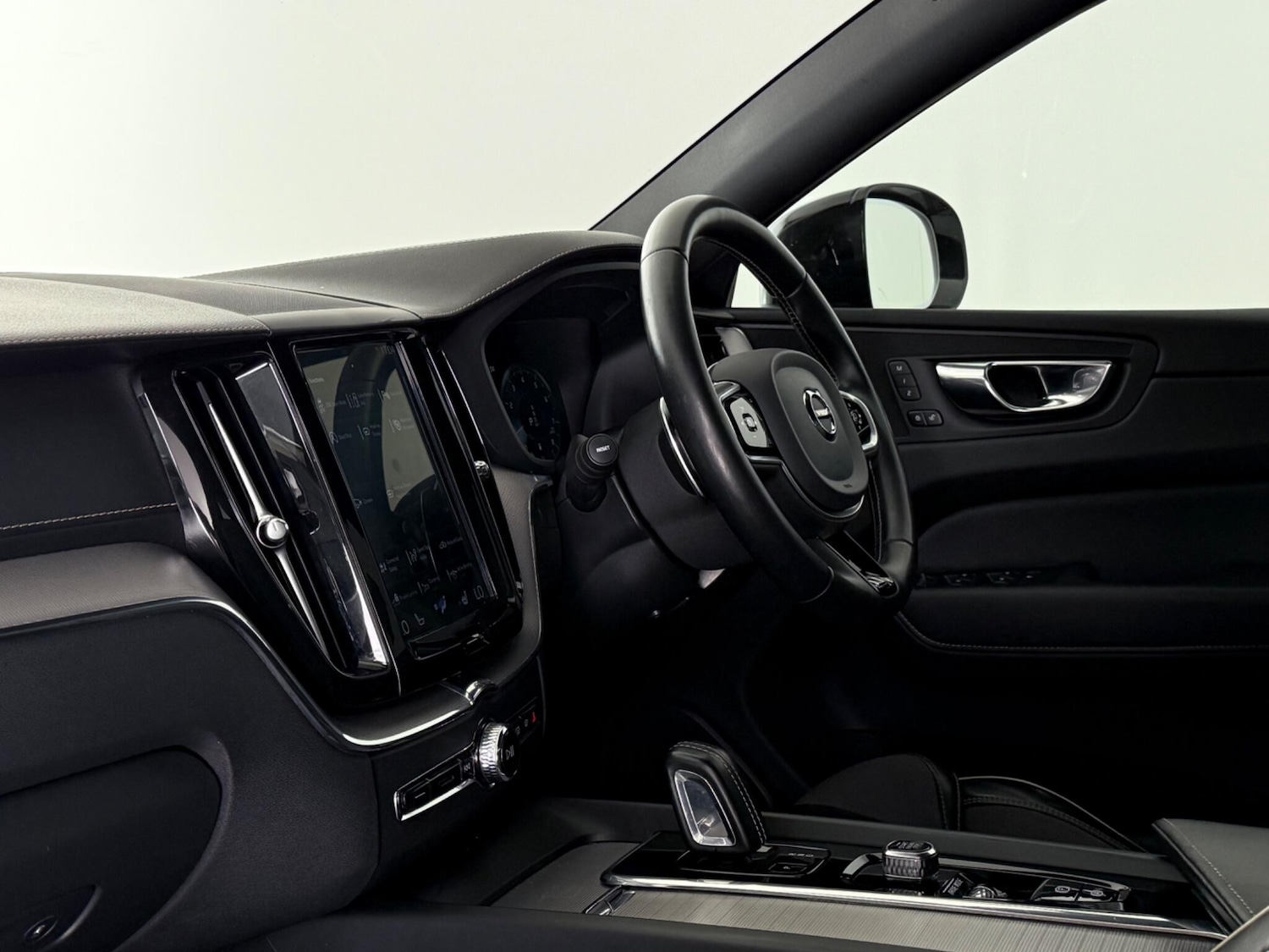 Used Volvo XC60 2020 for sale - 76468182: Photo 24