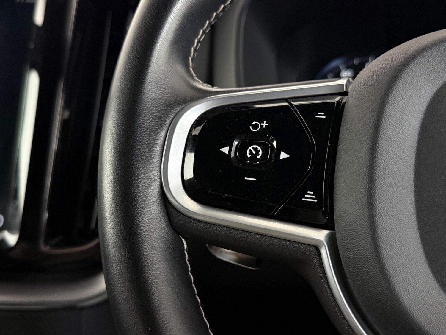 Used Volvo XC60 2020 for sale - 76468182: Photo 27