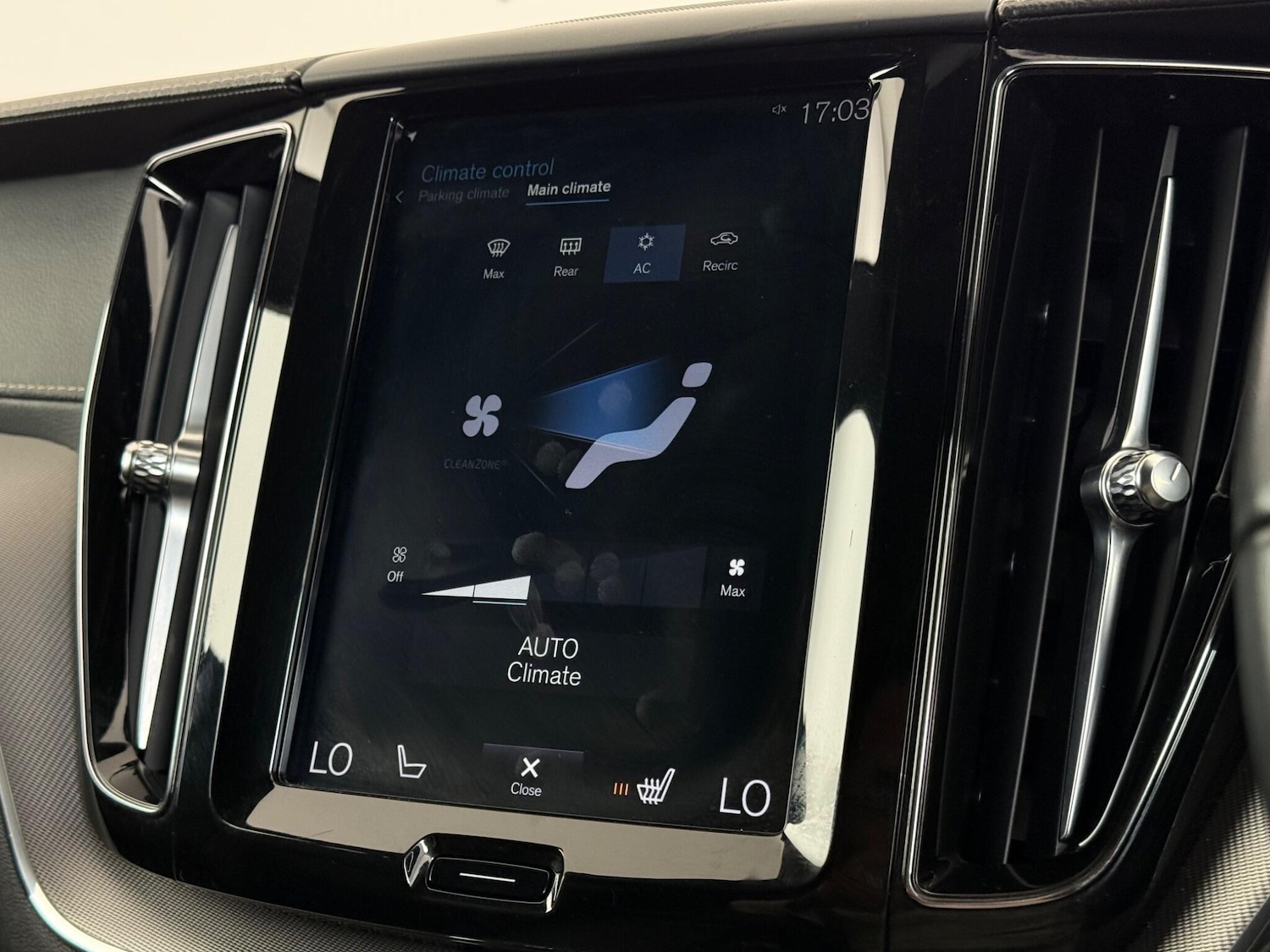 Used Volvo XC60 2020 for sale - 76468182: Photo 32