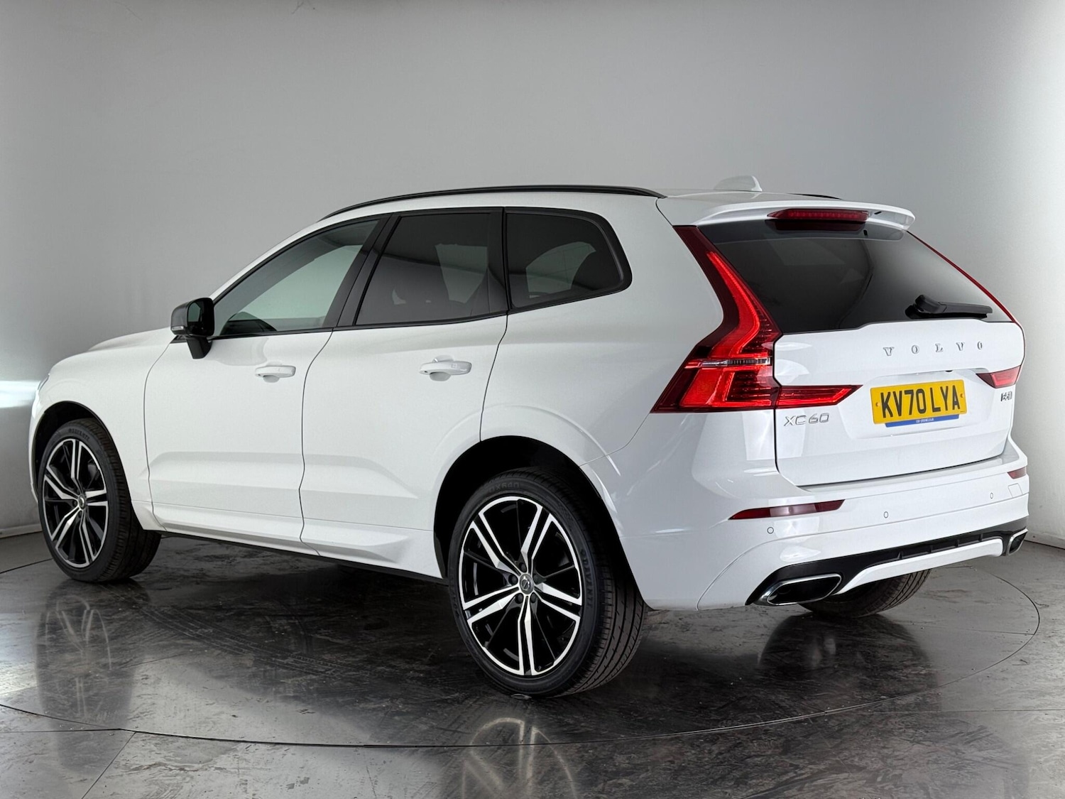 Used Volvo XC60 2020 for sale - 76468182: Photo 5
