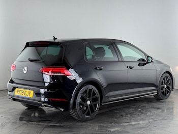 Used Volkswagen Golf 2019 for sale - 75654347: Photo