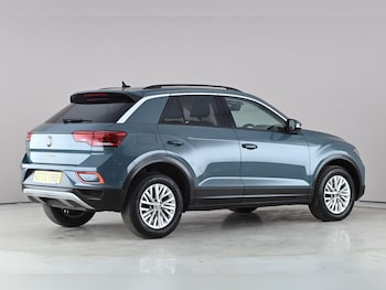 Used Volkswagen T-Roc 2023 for sale - 78020578: Photo
