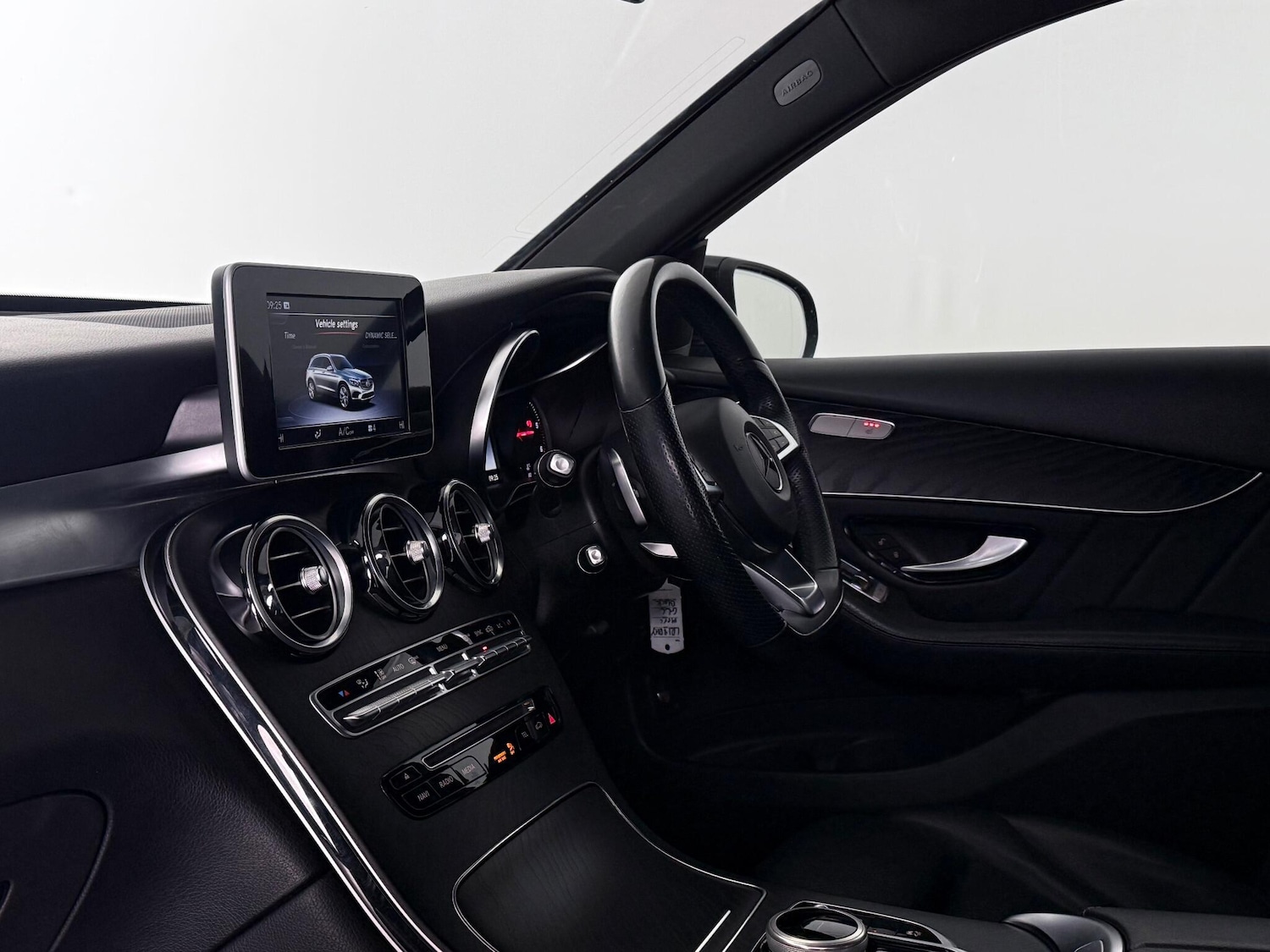 Used Mercedes-Benz GLC 2018 for sale - 77221827: Photo 15