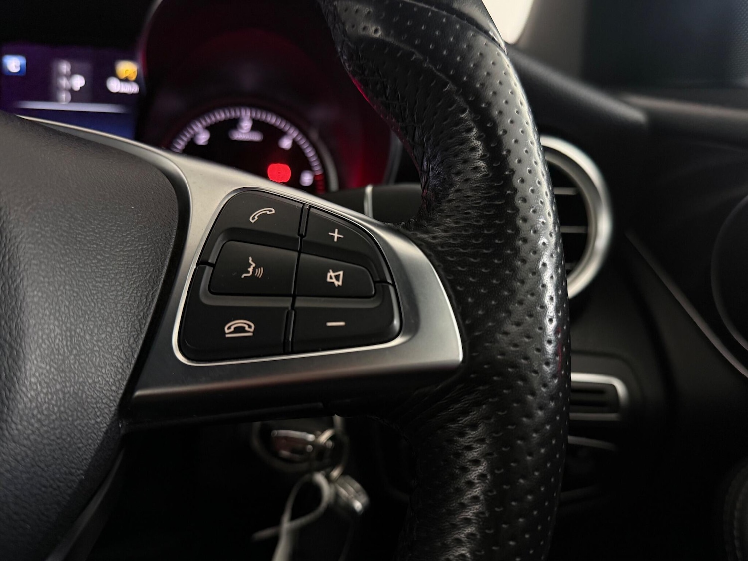 Used Mercedes-Benz GLC 2018 for sale - 77221827: Photo 20