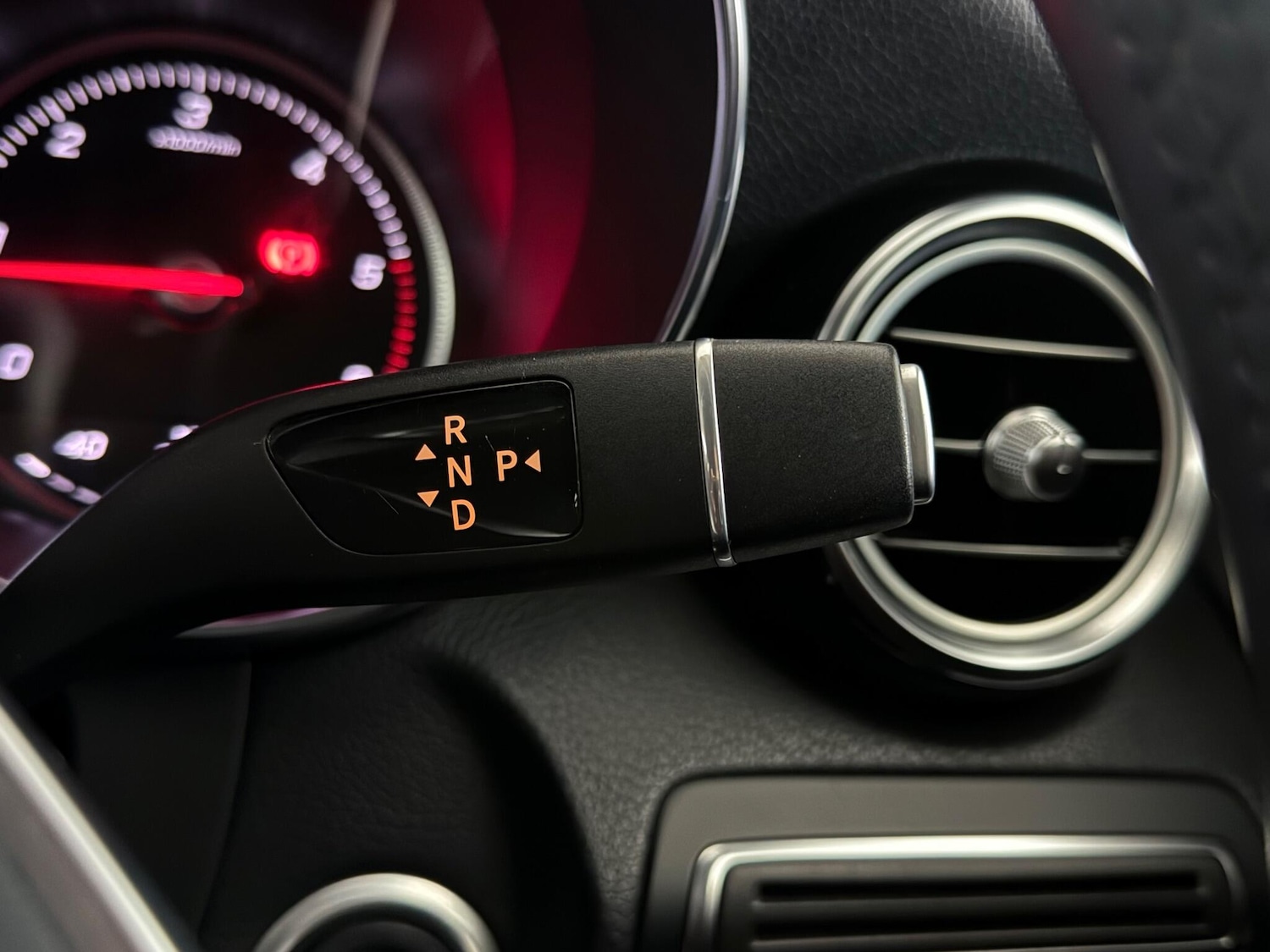 Used Mercedes-Benz GLC 2018 for sale - 77221827: Photo 23