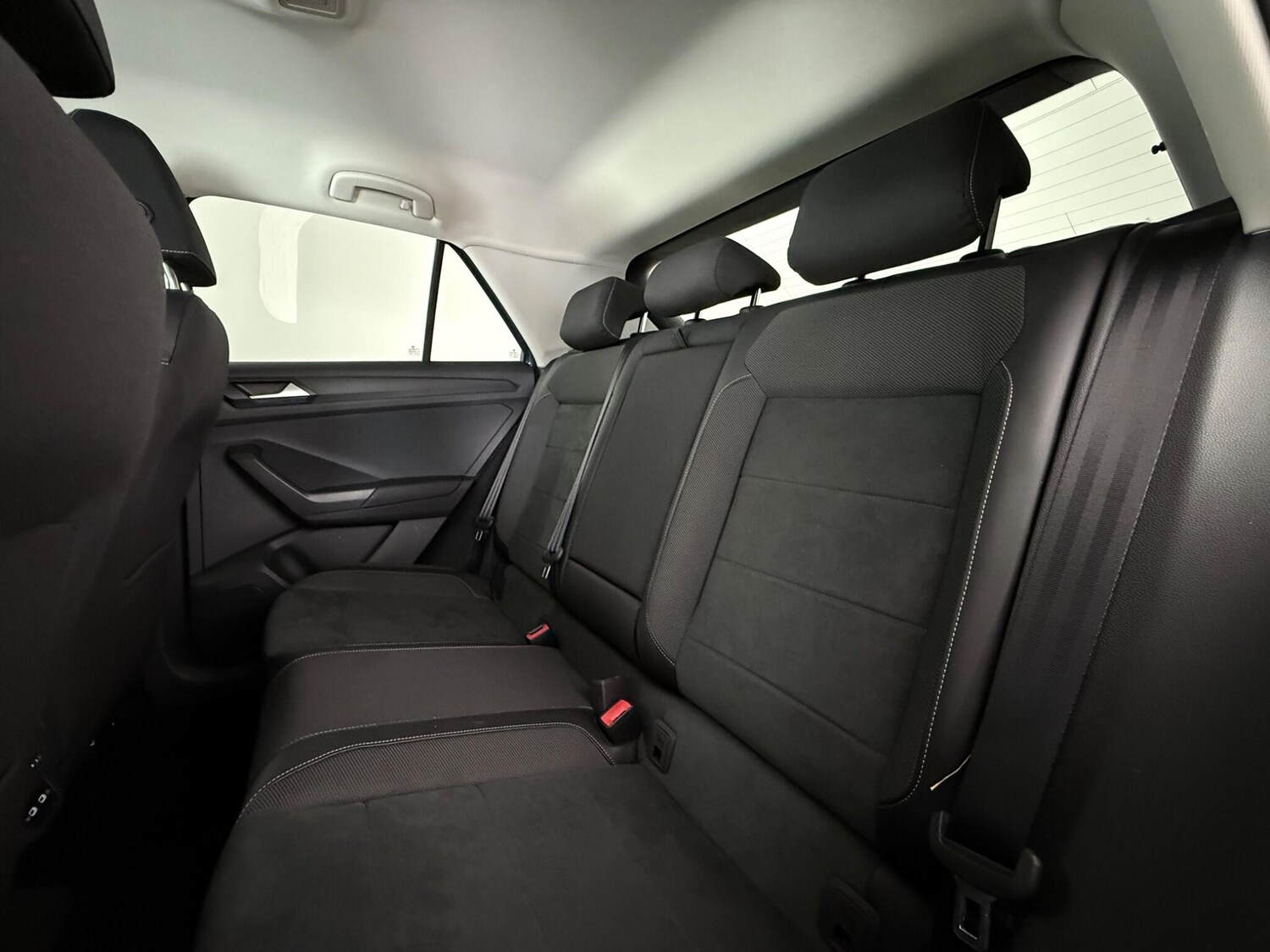 Used Volkswagen T-Roc 2023 for sale - 77672098: Photo 13