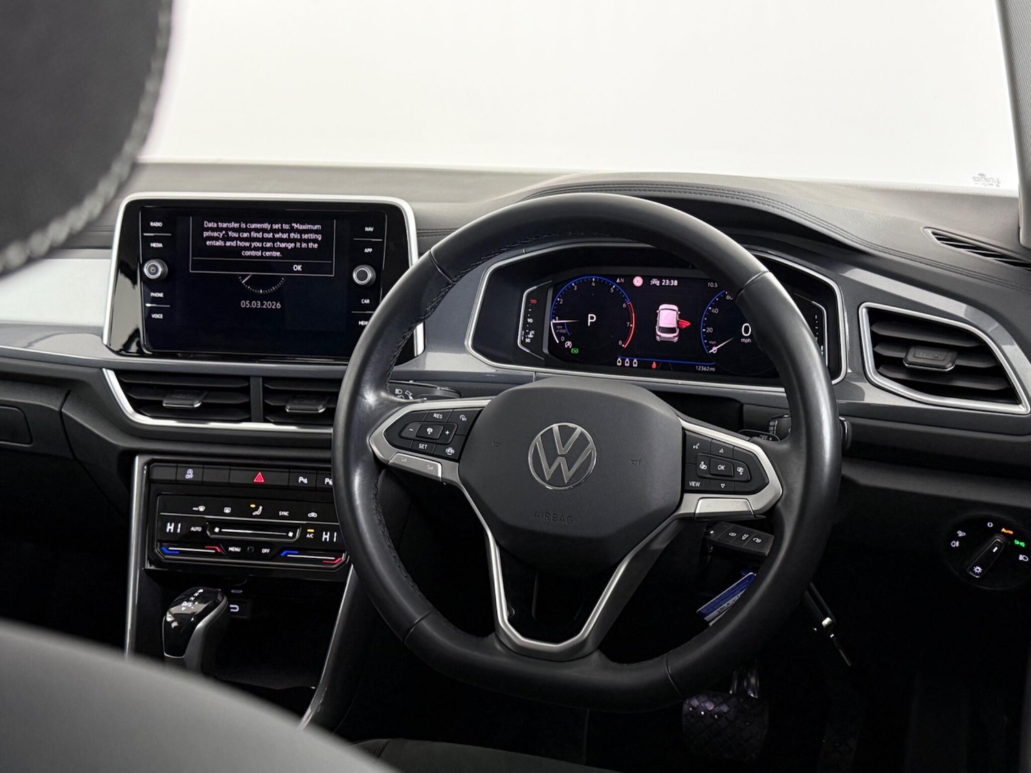 Used Volkswagen T-Roc 2023 for sale - 77672098: Photo 16