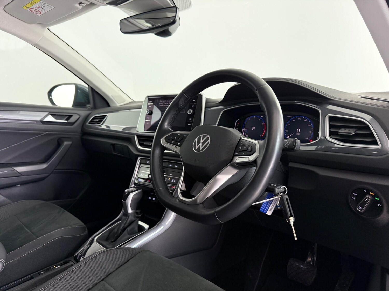 Used Volkswagen T-Roc 2023 for sale - 77672098: Photo 19