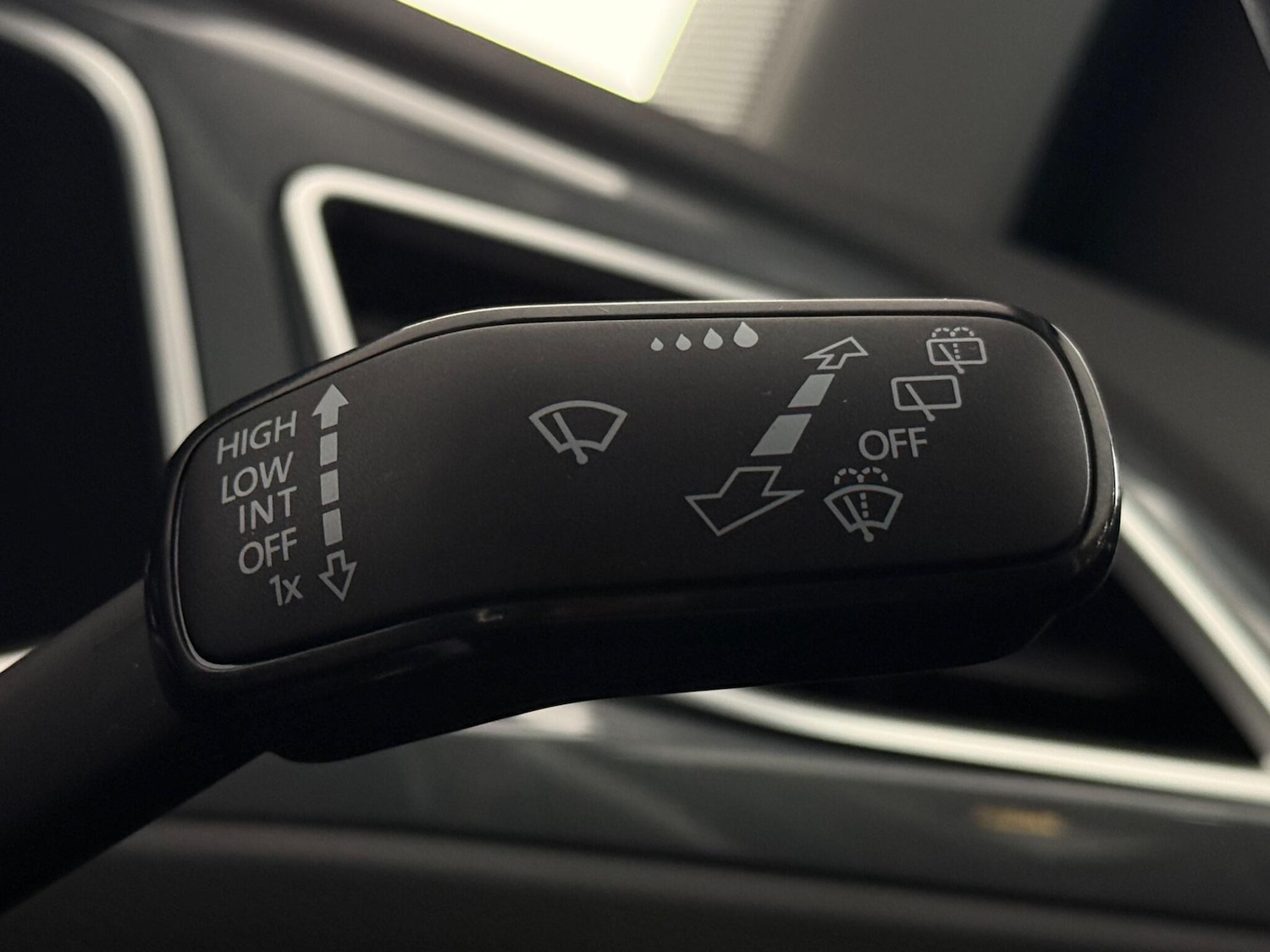 Used Volkswagen T-Roc 2023 for sale - 77672098: Photo 23