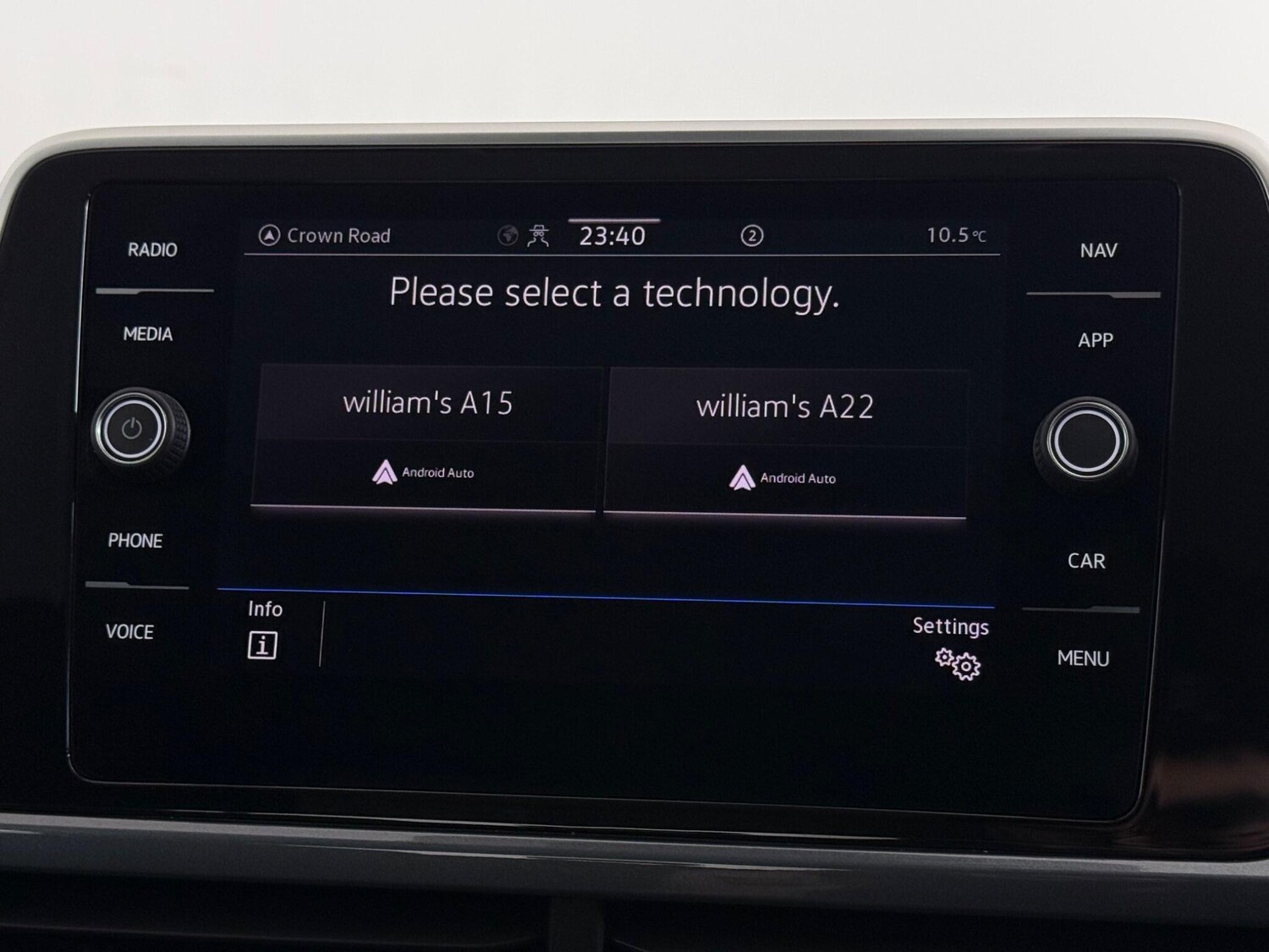 Used Volkswagen T-Roc 2023 for sale - 77672098: Photo 30