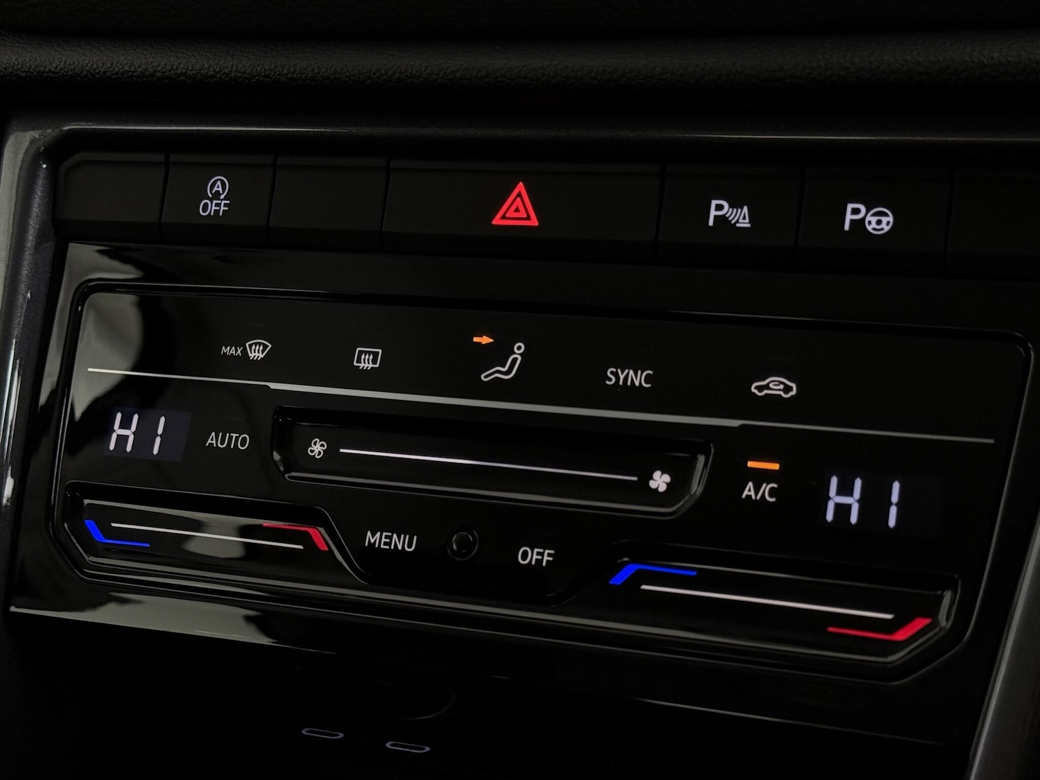 Used Volkswagen T-Roc 2023 for sale - 77672098: Photo 36