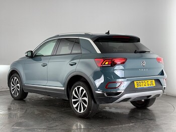 Used Volkswagen T-Roc 2023 for sale - 77672098: Photo