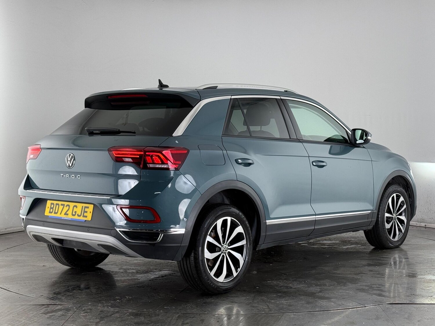 Used Volkswagen T-Roc 2023 for sale - 77672098: Photo 6