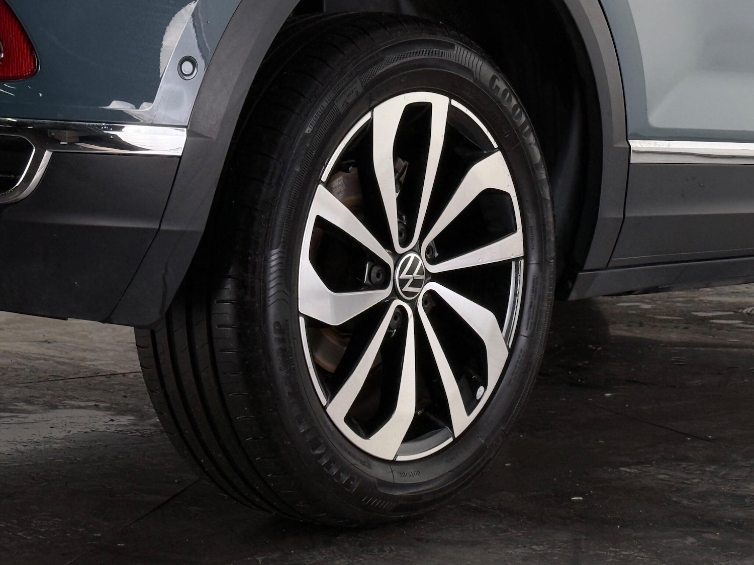 Used Volkswagen T-Roc 2023 for sale - 77672098: Photo 8