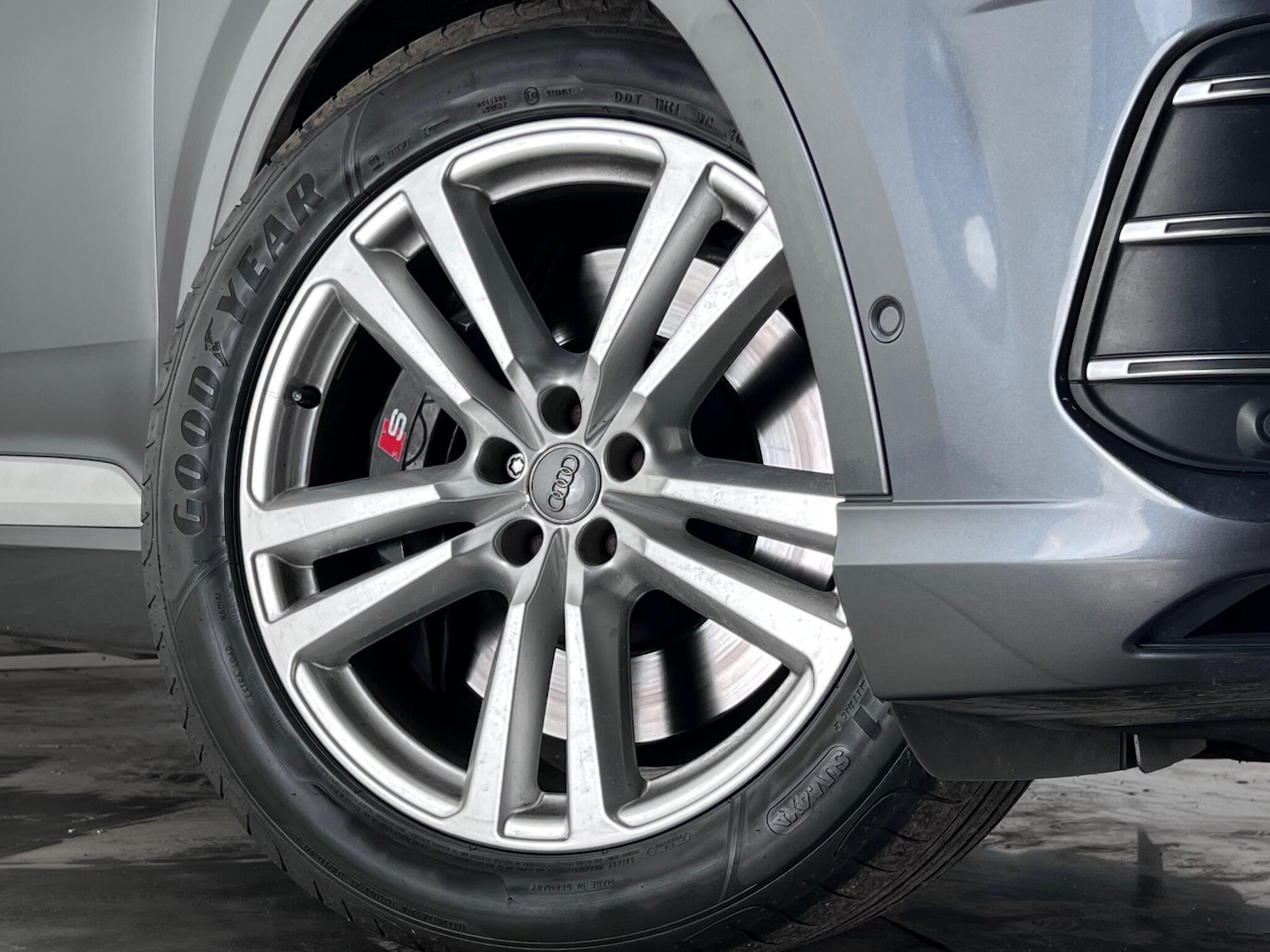 Used Audi SQ7 2016 for sale - 77246867: Photo 45