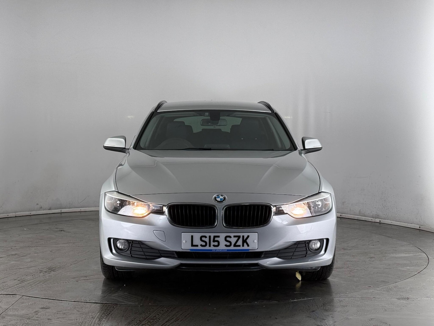 Used BMW 3 Series 2015 for sale - 77221935: Photo 2