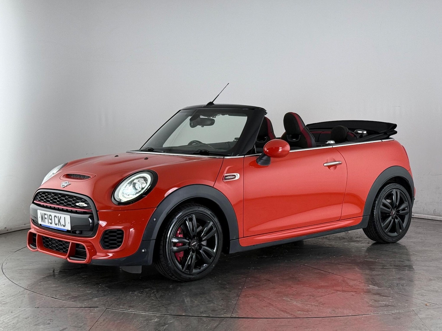 Used MINI Convertible 2019 for sale - 77180836: Photo 2