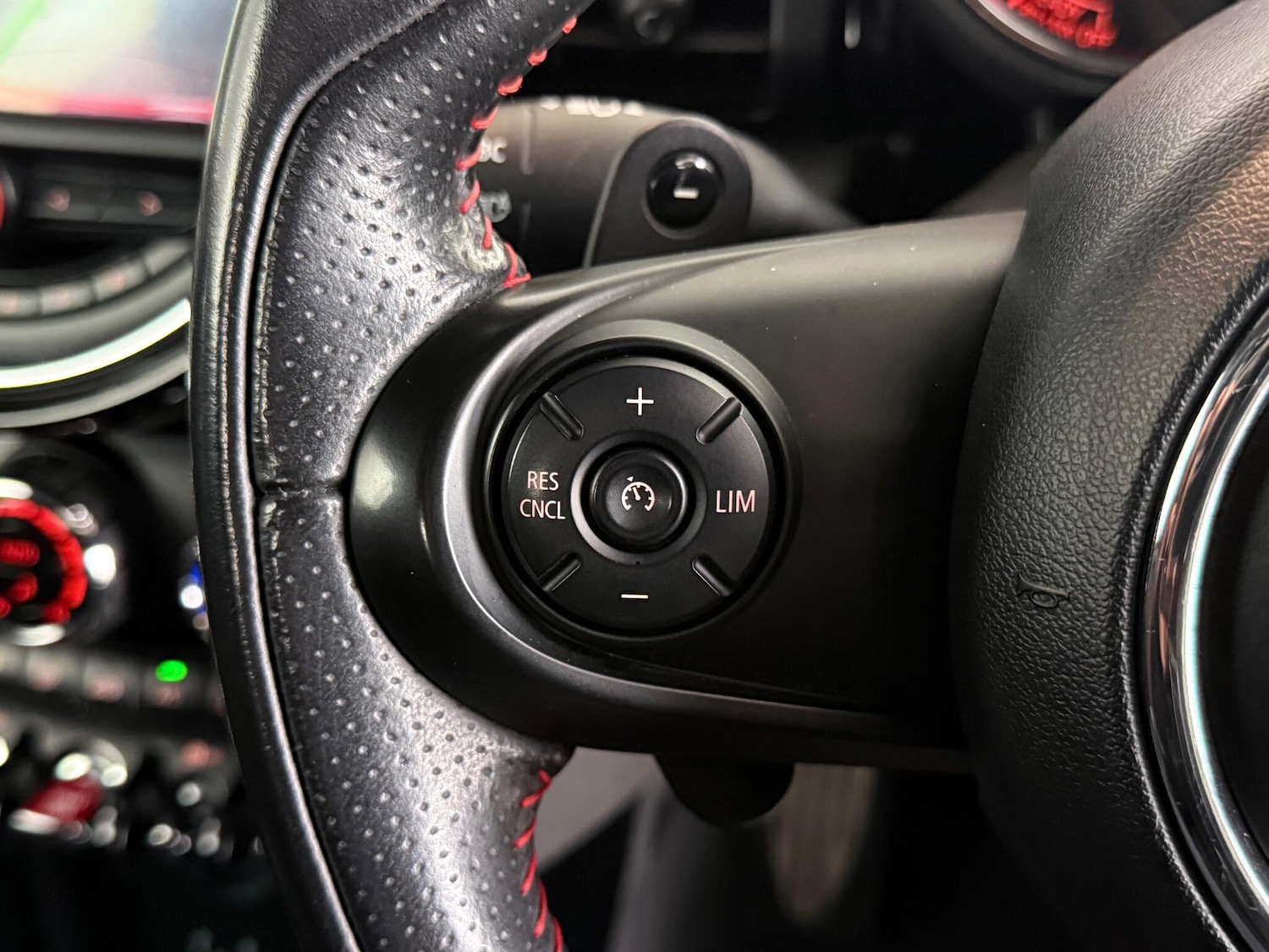 Used MINI Convertible 2019 for sale - 77180836: Photo 23