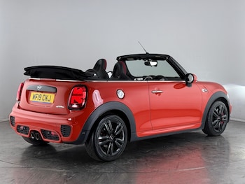 Used MINI Convertible 2019 for sale - 77180836: Photo